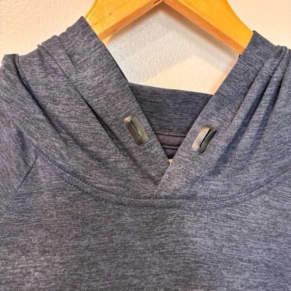 Alo Yoga Performance Athletic Stretch Pullover Hoodie Sweater Men’s Size Large - Picture 4 of 9